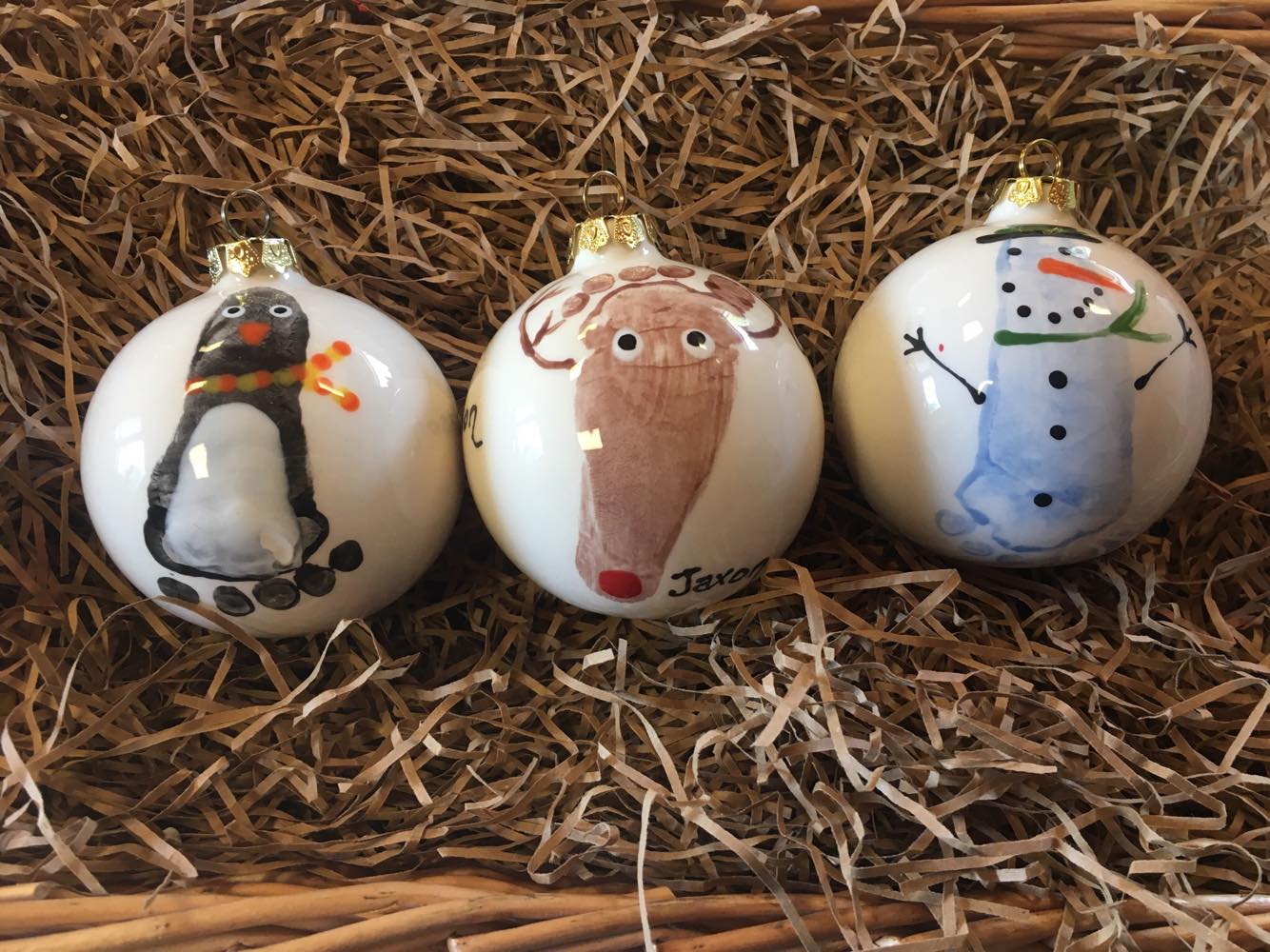Rainbow Pottery Painting Christmas session - Tuesday 3rd Nov- 1:30m-3:00pm
